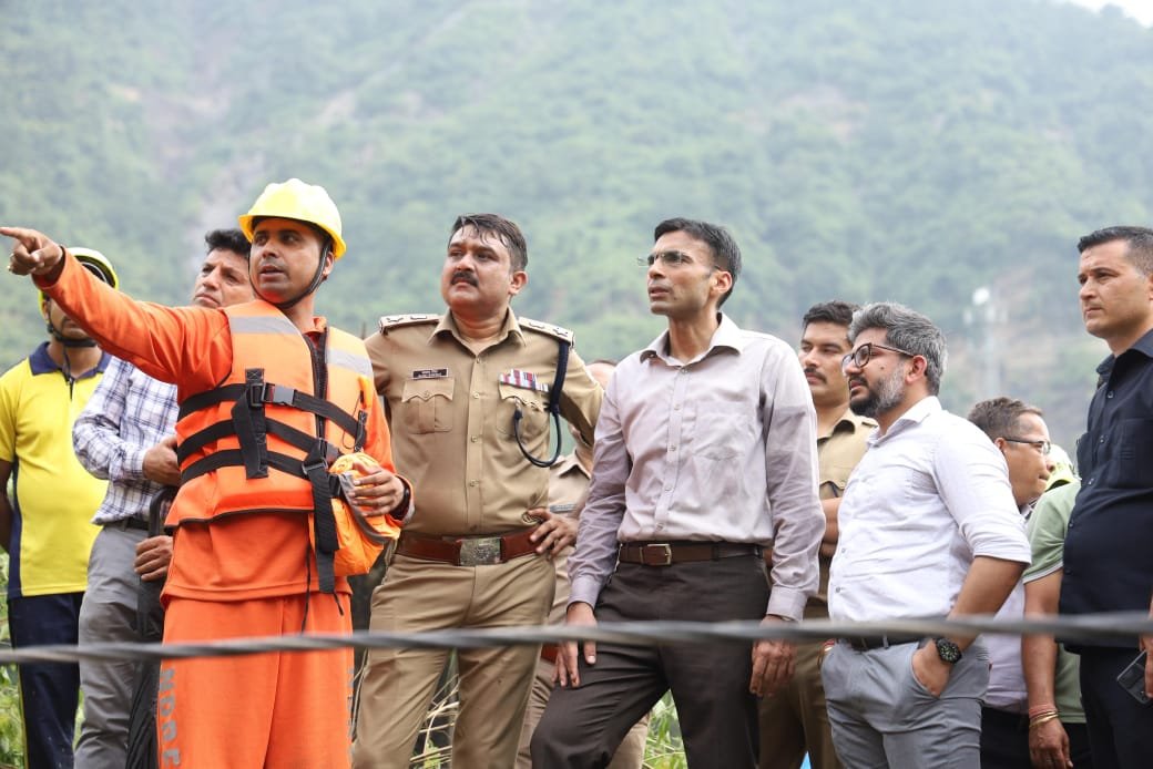 भारी वर्षा से कारलीगाढ़ सहस्त्रधारा क्षेत्र में बादल फटा; जिला प्रशासन का रेस्क्यू एवं राहत अभियान जारी