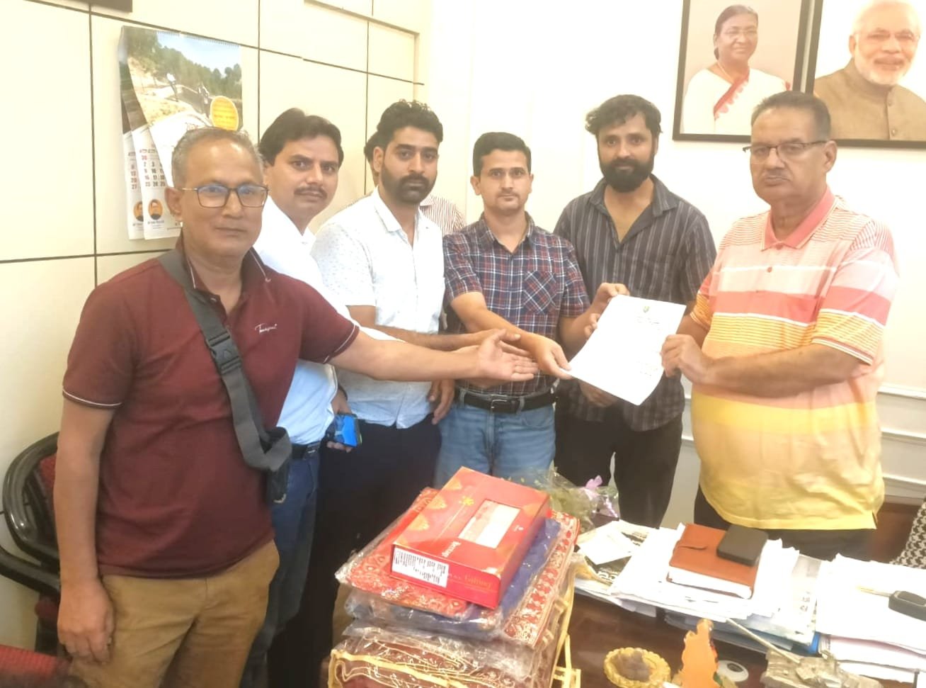 कृषि मंत्री गणेश जोशी से मिले कृषक-बागवान संगठन के पदाधिकारी, एप्पल व कीवी मिशन के लंबित भुगतान को लेकर सौंपा ज्ञापन