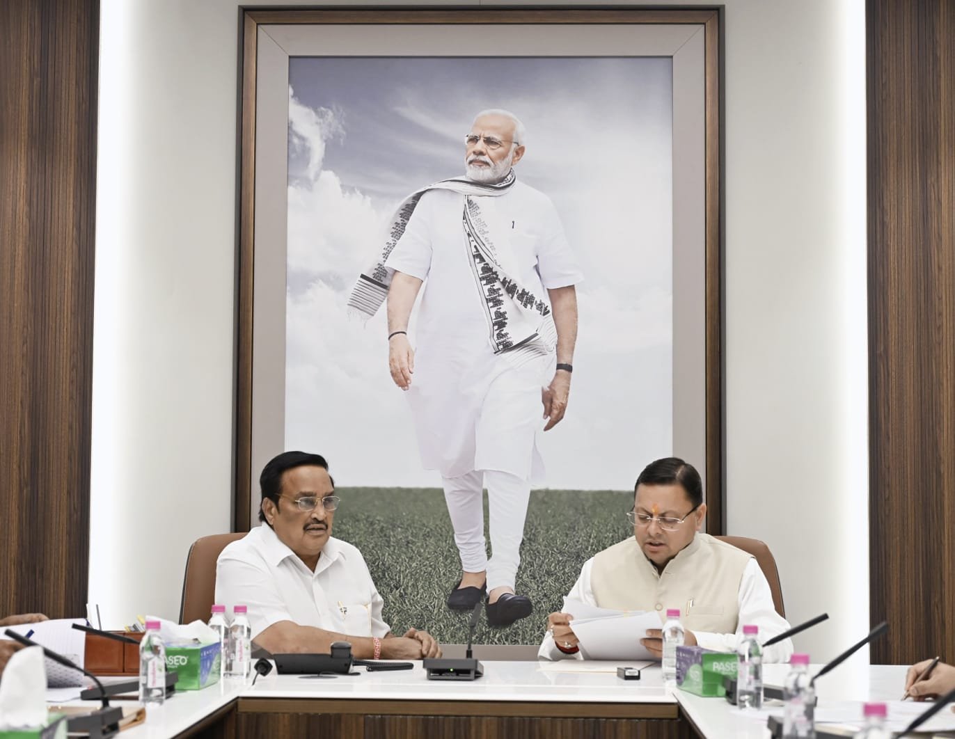 मुख्यमंत्री पुष्कर सिंह धामी ने नई दिल्ली में केंद्रीय जल शक्ति मंत्री सी. आर. पाटिल से शिष्टाचार भेंट